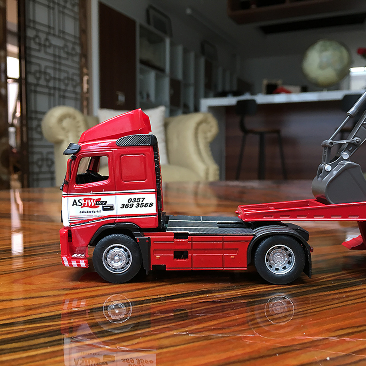 ミニカー 1/50 VOLVO ボルボ FH16 トラクター レッド-