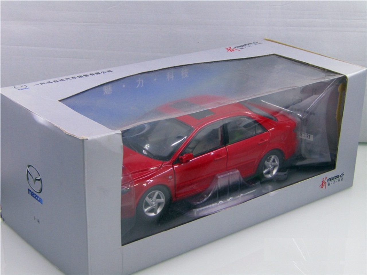 MAZDA ATENZA 1/18 レッド 全長約27cm 左ハンドル MAZDA ATENZA 1/18 レッド 全長約27cm 左ハンドル