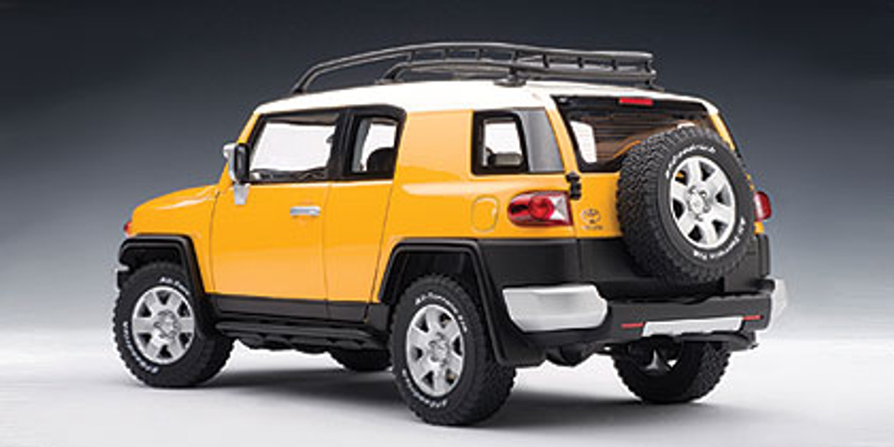 1/18 AUTOart Toyota FJ Cruiser (Yellow) Diecast Car Model 78857