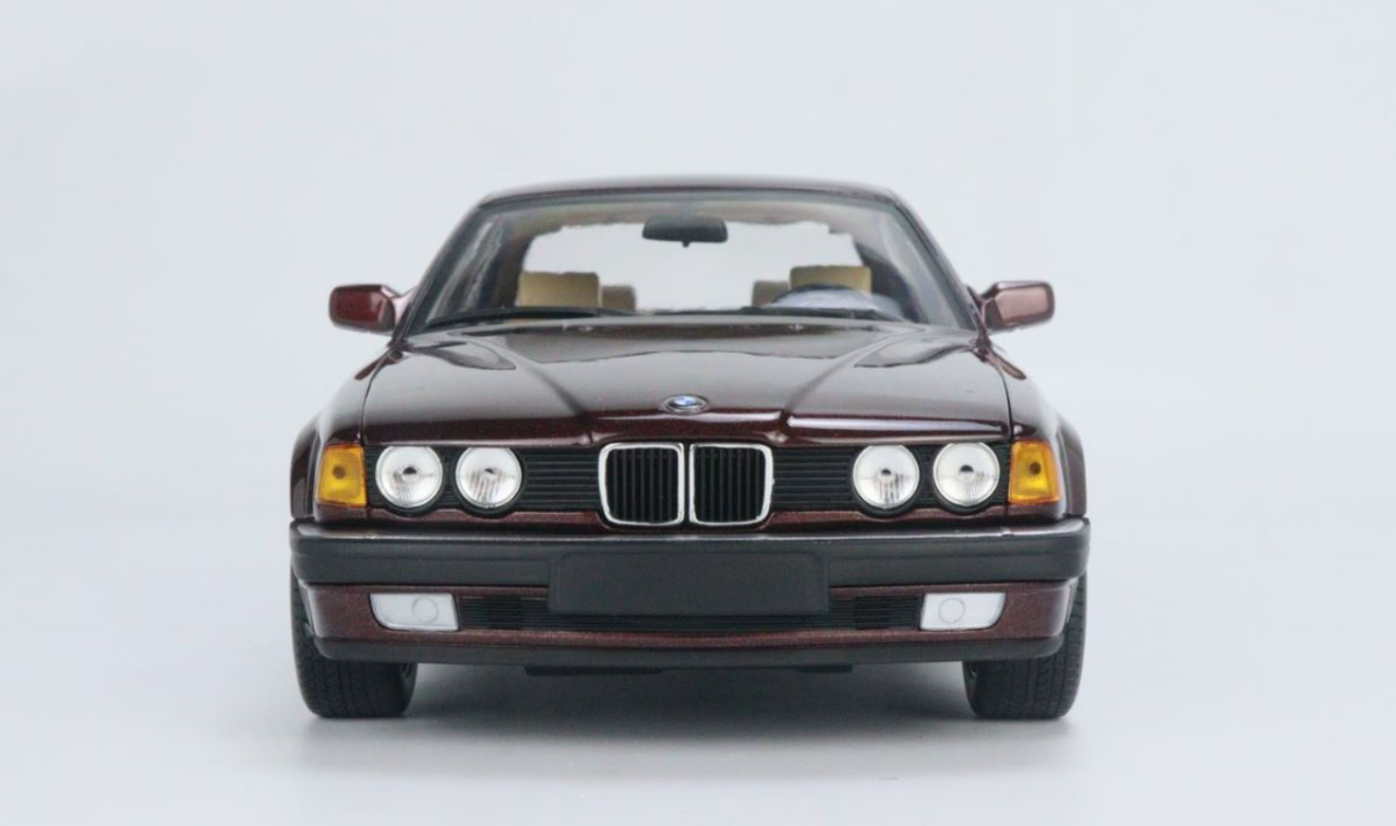 1/18 Minichamps 1986 BMW 730i (E32) (Dark Red) Diecast Car Model