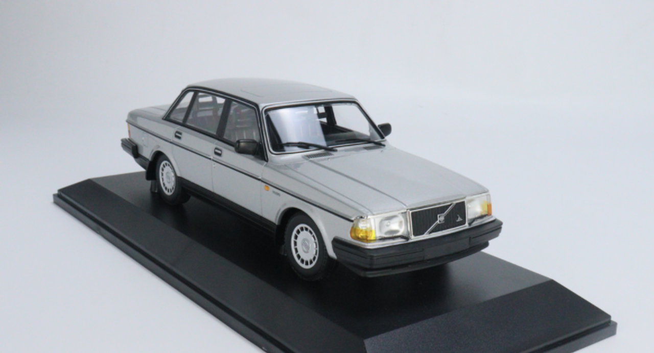  1/18 MINICHAMPS VOLVO 240 GL - 1986 - SILVER Diecast Sealed