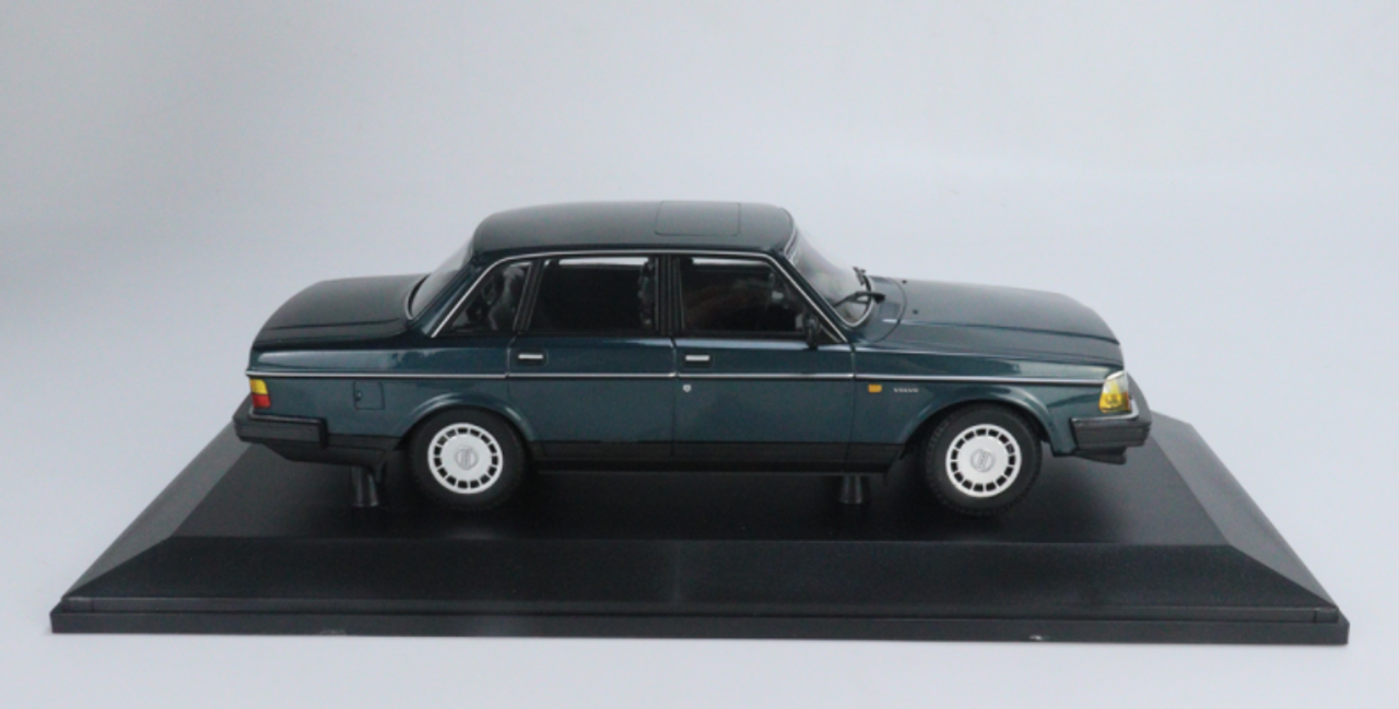 1/18 Minichamps 1986 Volvo 240 GL (Petrol Metallic Green) Car Model