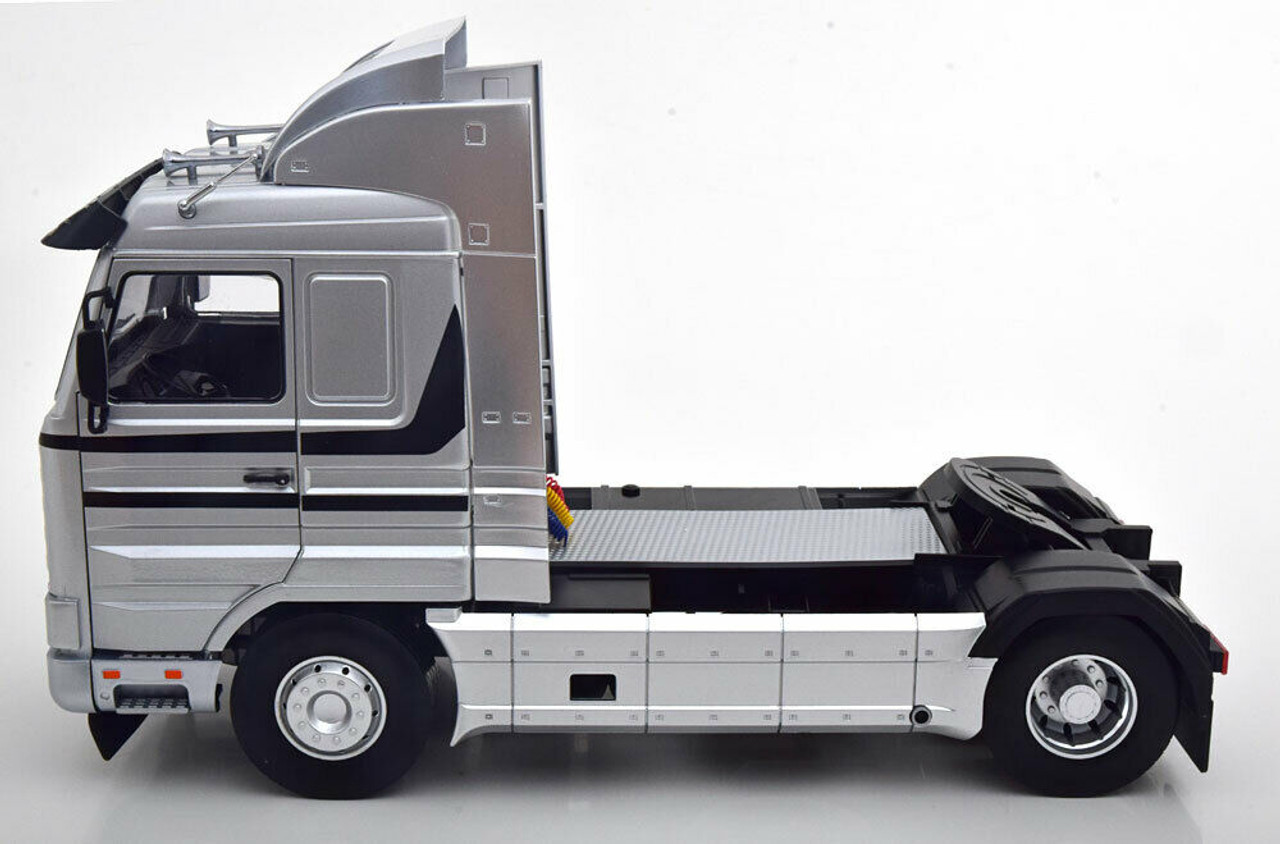 1/18 Road Kings 1995 Scania 143 Streamline (Silver) Diecast Car Model