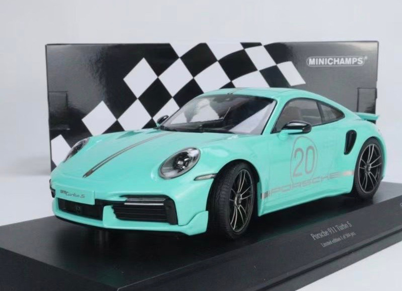 【優先購入】Minichamps 1/18 ポルシェ 911 (992) カレラ 4S 2019 パイソングリーン 限定品 乗用車