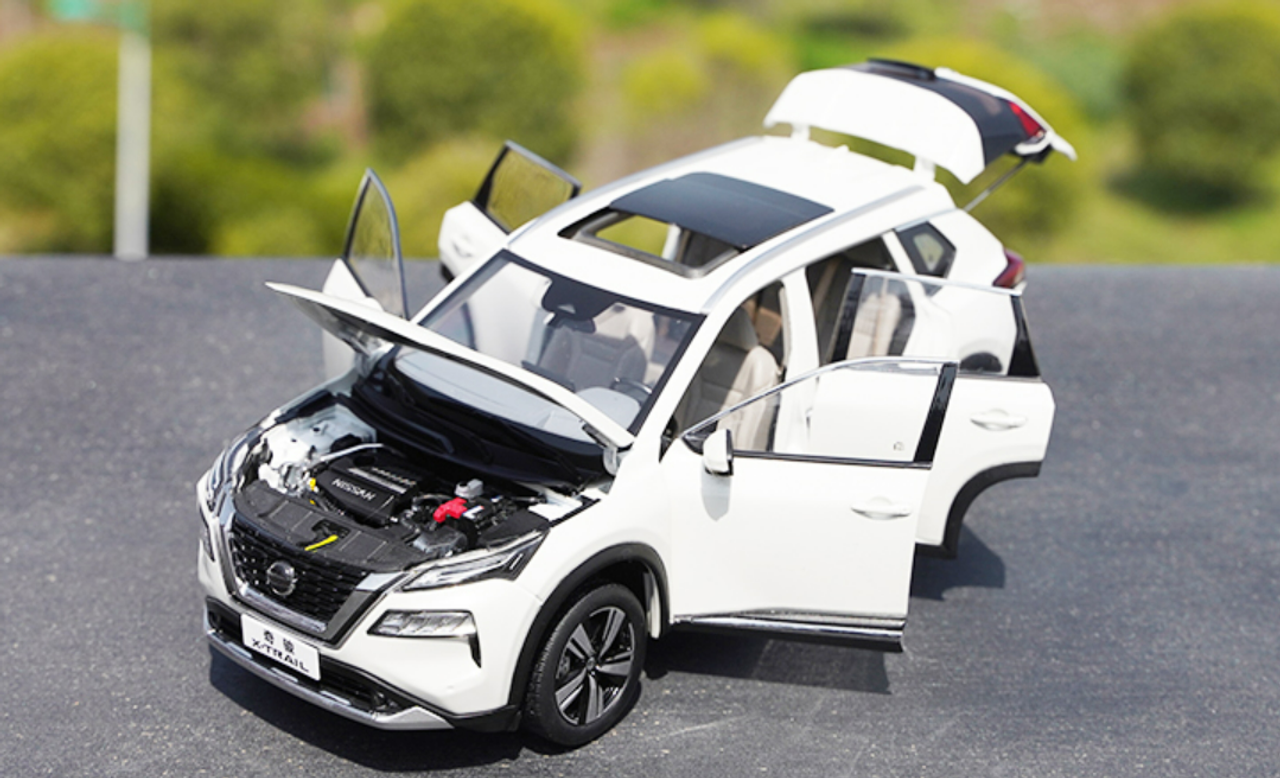 1/18 Dealer Edition 2021 Nissan Rogue X-Trail Xtrial (White) Diecast Car Model