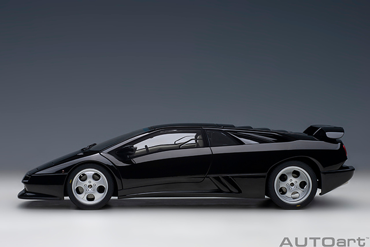 1/18 AUTOart Lamborghini Diablo SE30 Giallo Spyder (Deep Black Metallic) Car Model