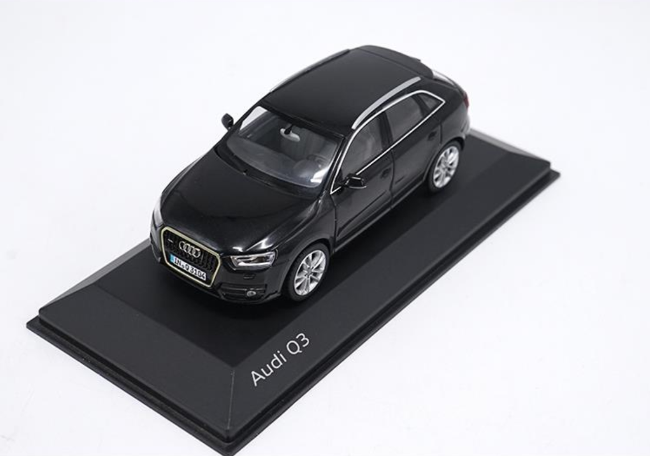 1/43 Dealer Edition Audi Q3 (Black) Diecast Car Model