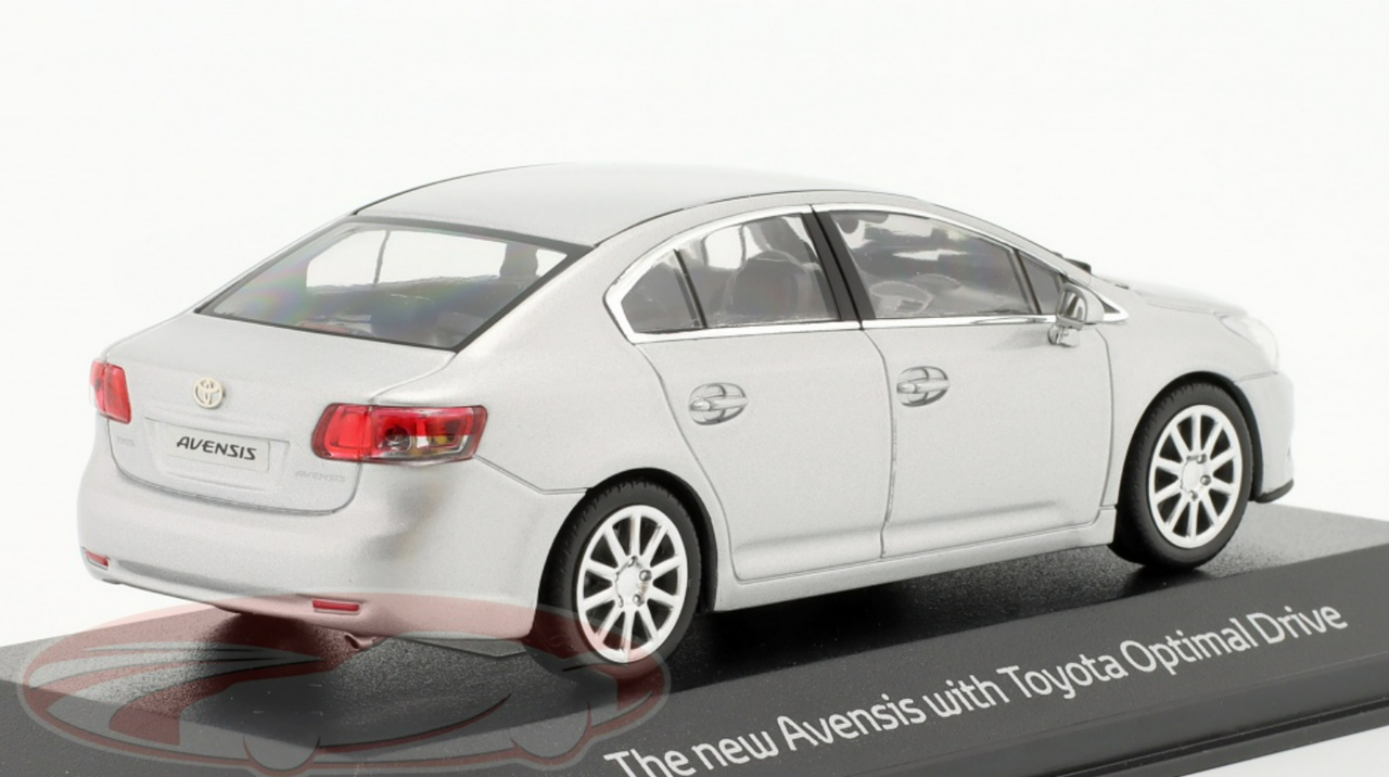 1/43 Dealer Edition 2009 Toyota Avensis T27 limousine (Silver) Car Model