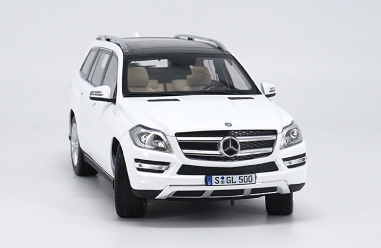 1/18 Dealer Edition Mercedes-Benz MB GL-Class GL-Klasse GL500 2nd Generation (X166; 2013-2019) (White) Diecast Car Model