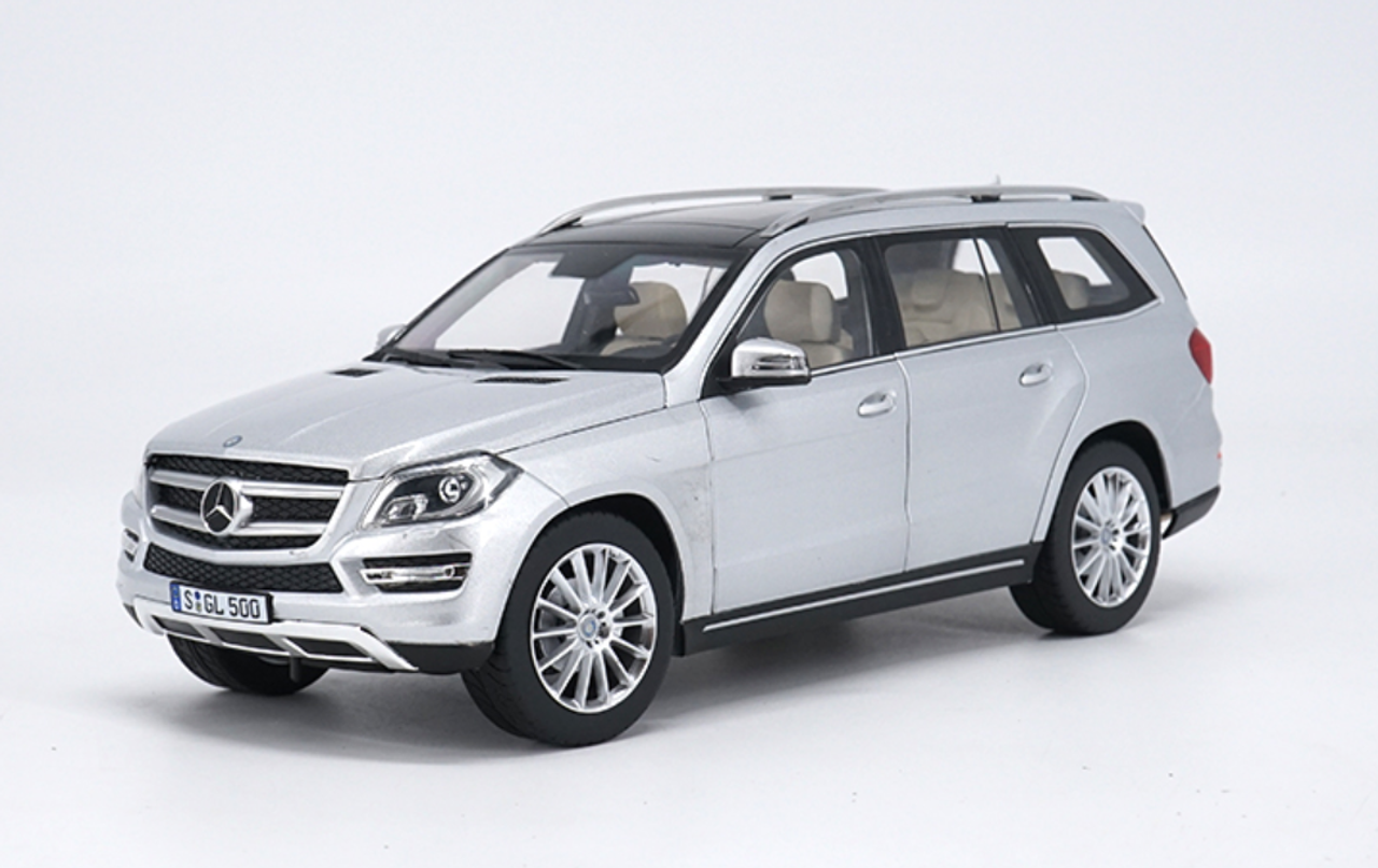 1/18 Dealer Edition Mercedes-Benz MB GL-Class GL-Klasse GL500 2nd Generation (X166; 2013-2019) (Silver) Diecast Car Model