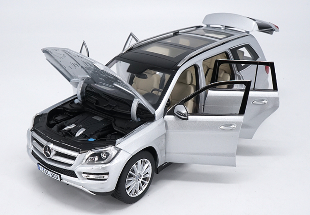 1/18 Dealer Edition Mercedes-Benz MB GL-Class GL-Klasse GL500 2nd Generation (X166; 2013-2019) (Silver) Diecast Car Model