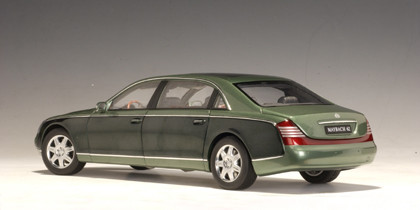 RARE 1/18 AUTOart MAYBACH 62 LWB (MAYBA IRELAND GREEN MIDDLE
