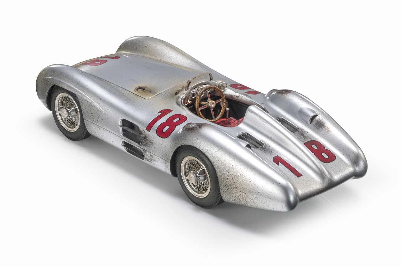 1/18 GP Replicas 1954 Juan Manuel Fangio Mercedes-Benz W196