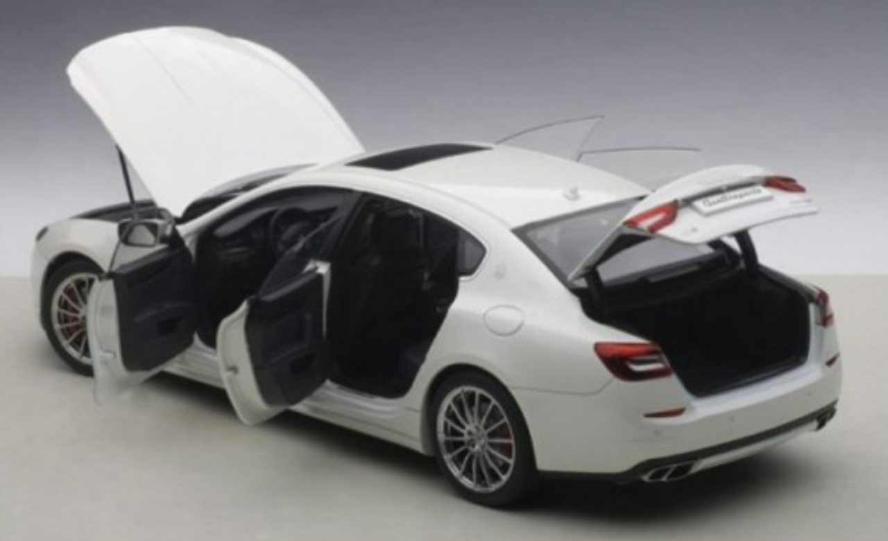 1/18 AUTOart 2015 Maserati Quattroporte GTS (White) Diecast Car Model