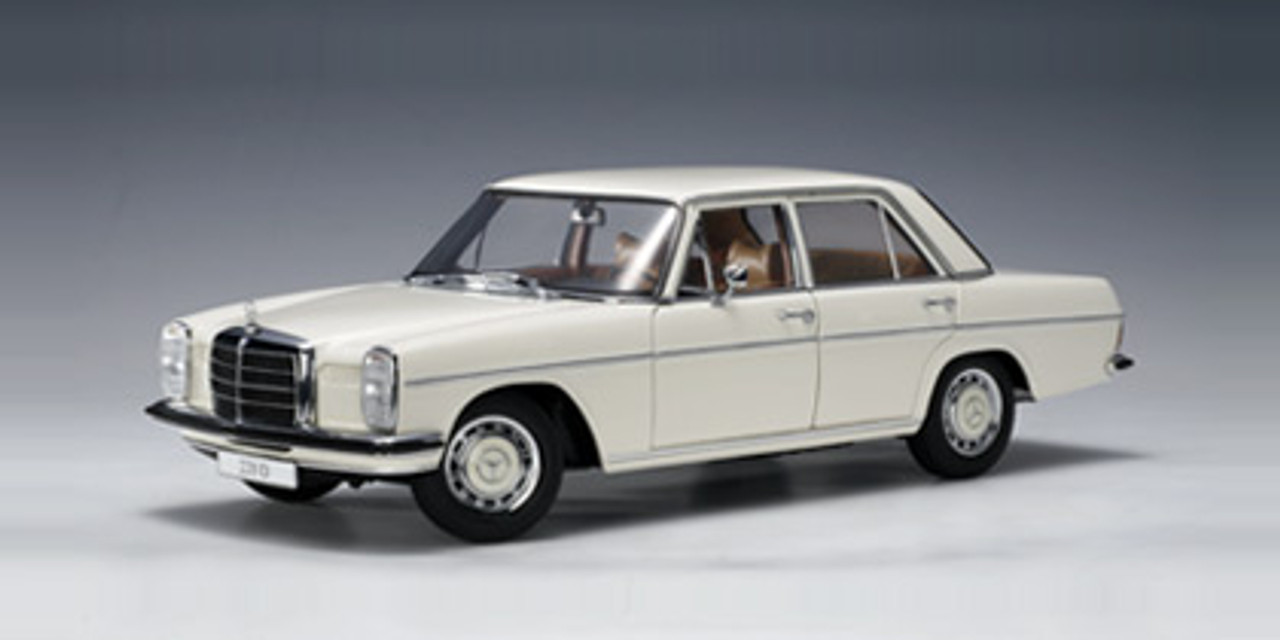 1/18 AUTOart Mercedes-Benz /8 220D Limousine (White) Diecast Car Model