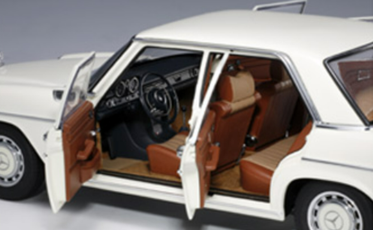 1/18 AUTOart Mercedes-Benz /8 220D Limousine (White) Diecast Car Model