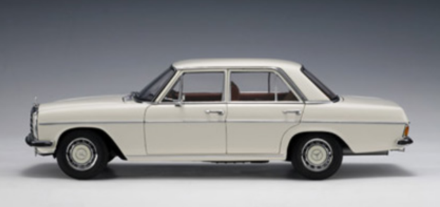1/18 AUTOart Mercedes-Benz /8 220D Limousine (White) Diecast Car Model