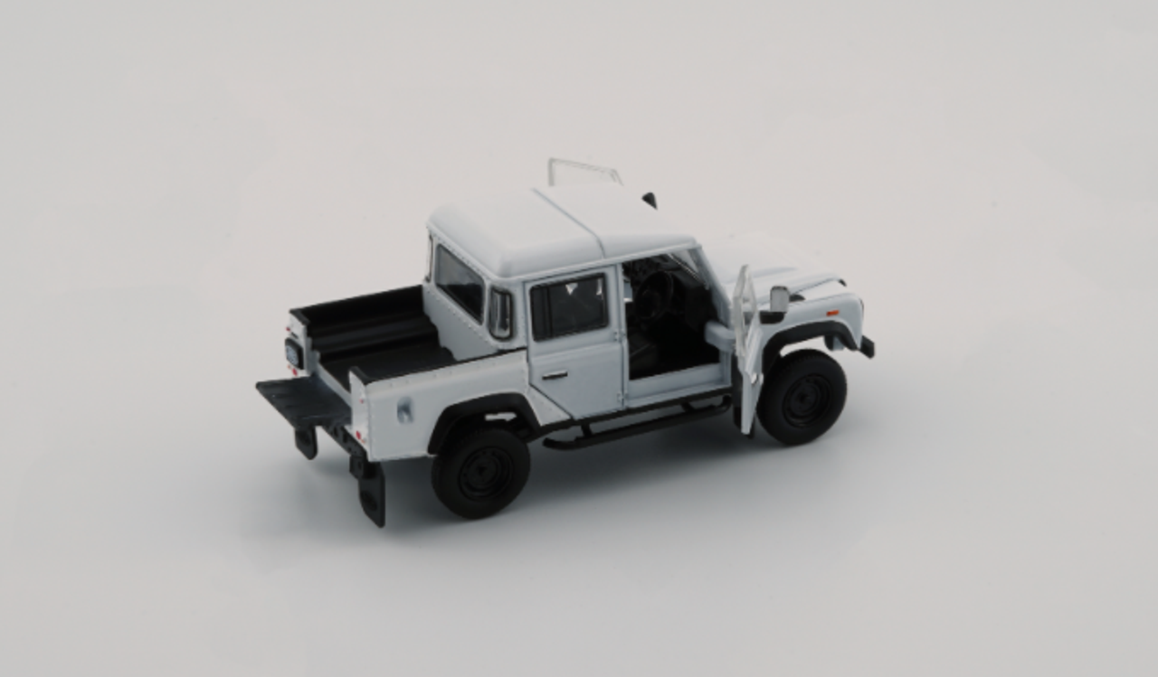  1/64 BM Creations Land Rover 2016 Defender 110 Pick Up White