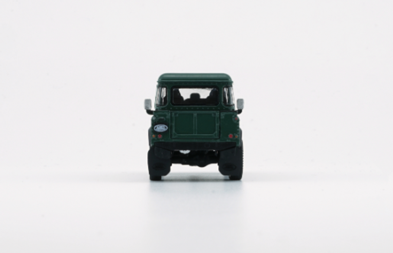  1/64 BM Creations Land Rover 2016 Defender 110 Pick Up Green