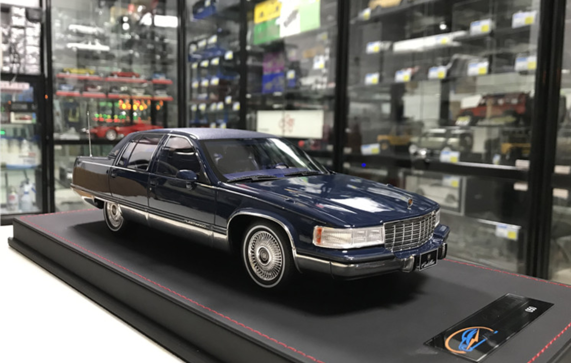 1/18 BoS Cadillacキャデラック Fleetwoodフリートウッド Brougham