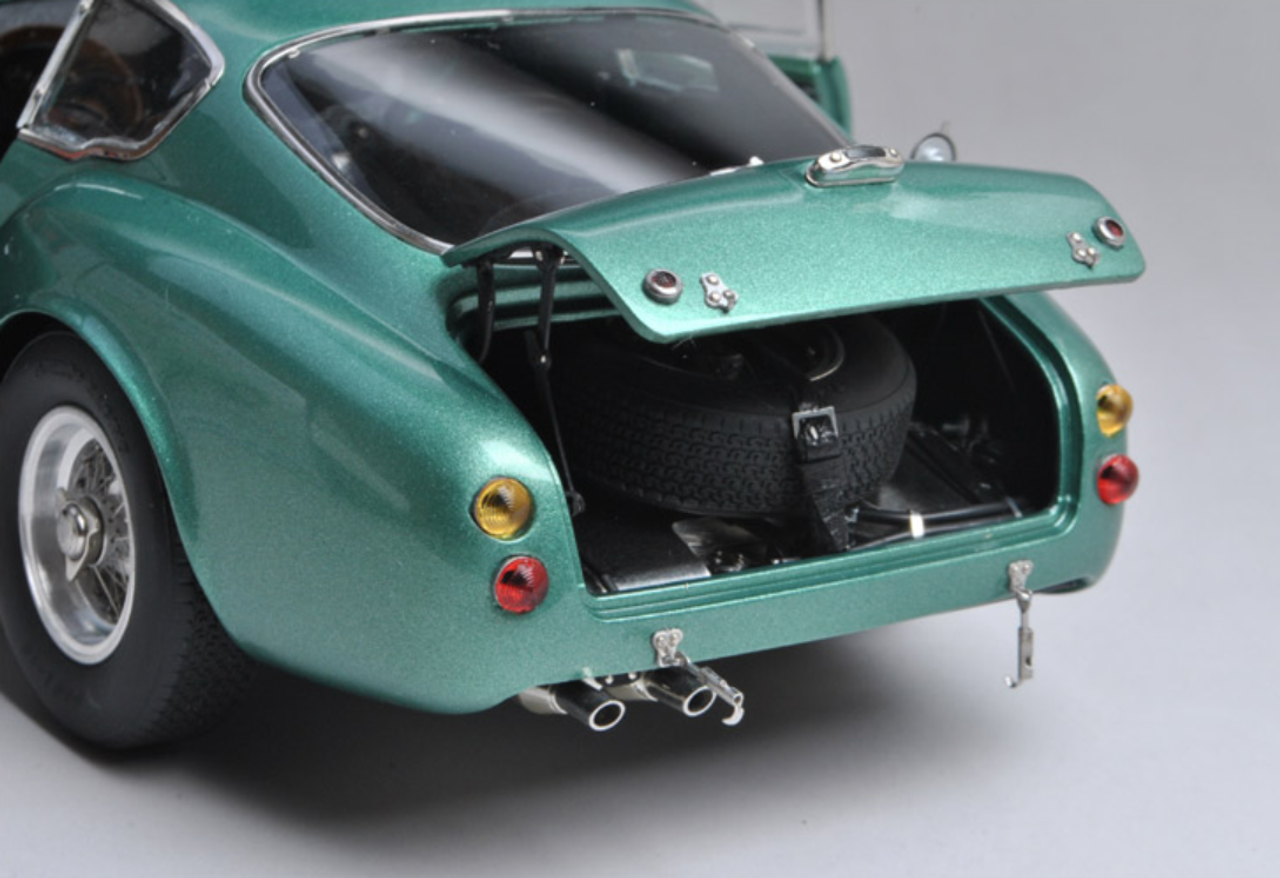 1/18 CMC 1961 Aston Martin DB4 GT Zagato (Green) Diecast Car Model