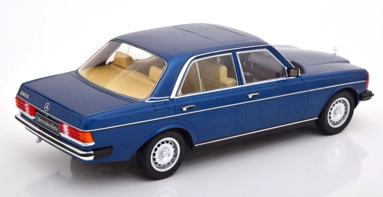 1/18 メルセデス S123 Tモデル 1978ダークブルー KKscale製 1/18 メルセデス S123 Tモデル 1978ダークブルー KKscale製