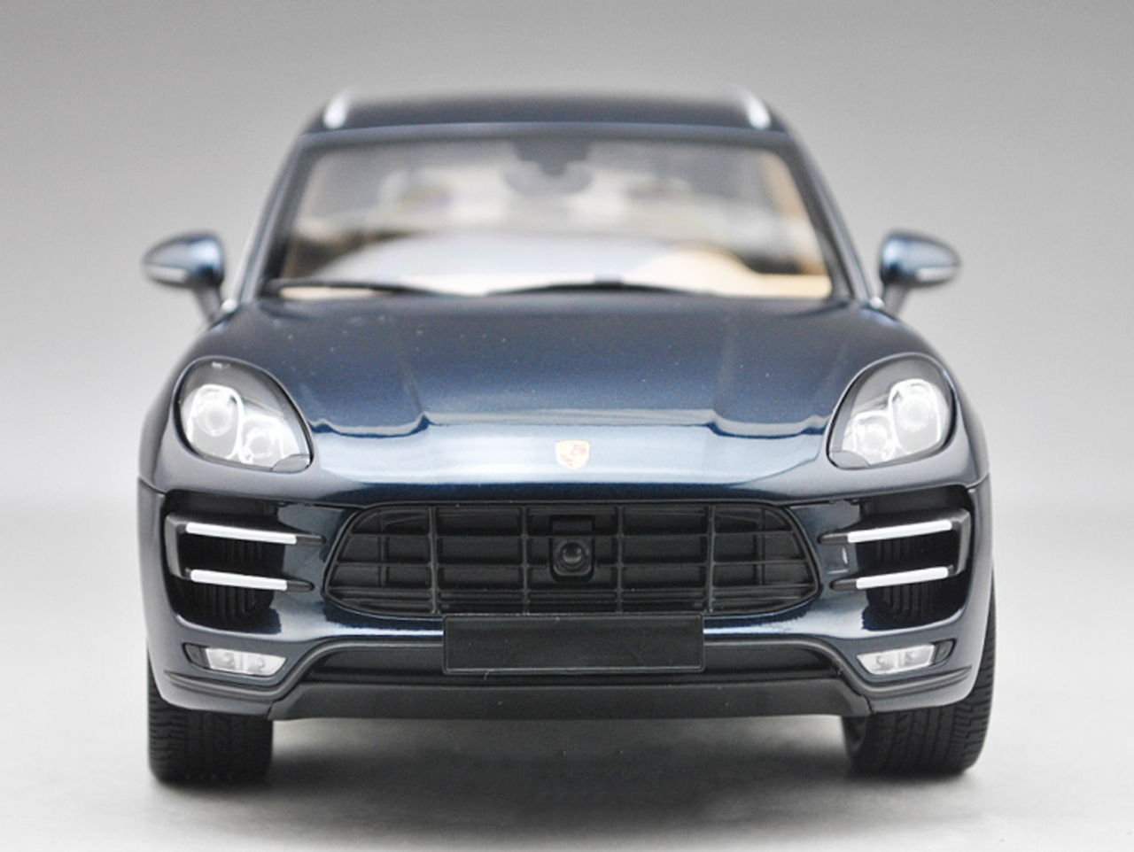 1/18 Minichamps Porsche Macan Turbo (Metallic Blue) Diecast Car Model  Limited 504 - LIVECARMODEL.com