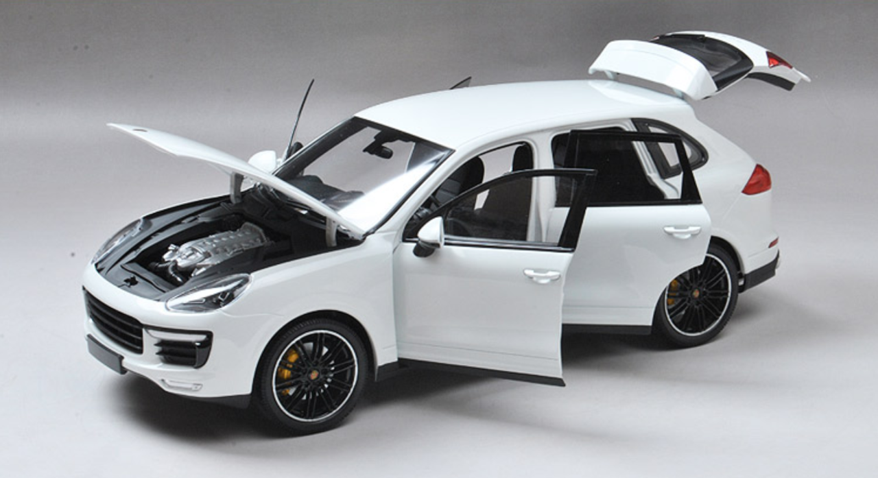 1/18 Minichamps Porsche Cayenne Turbo S TurboS (White) Diecast Car Model LImited 1002