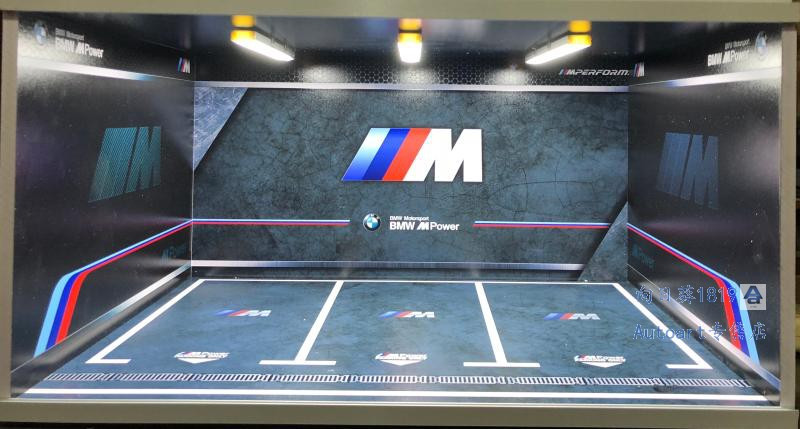1/18 BMW M Theme 3 Car Garage Parking Scene w/ Lights (car model