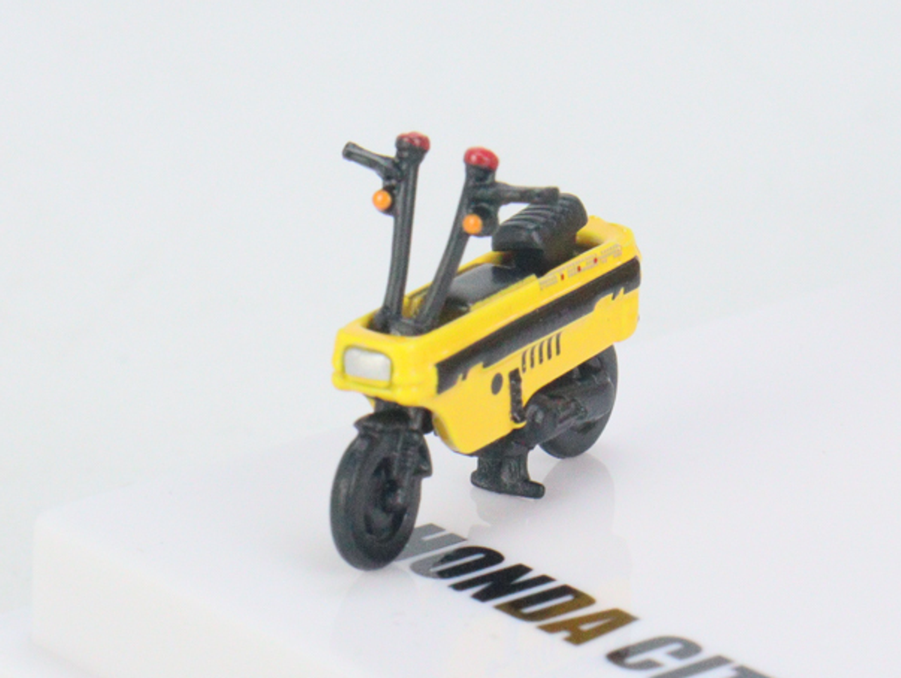 1/64 INNO HONDA CITY TURBO II Yellow With MOTOCOMPO