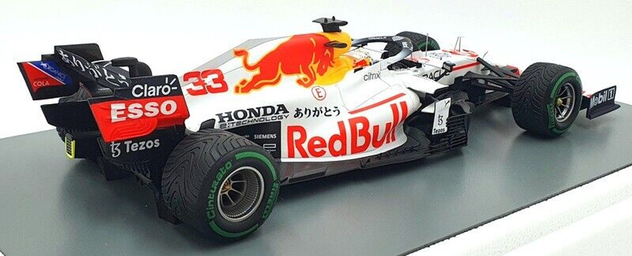 1/18 Spark 2021 Formula 1 Red Bull Racing Honda RB16B #33 Max Verstappen 2nd Place Turkish GP Car Model