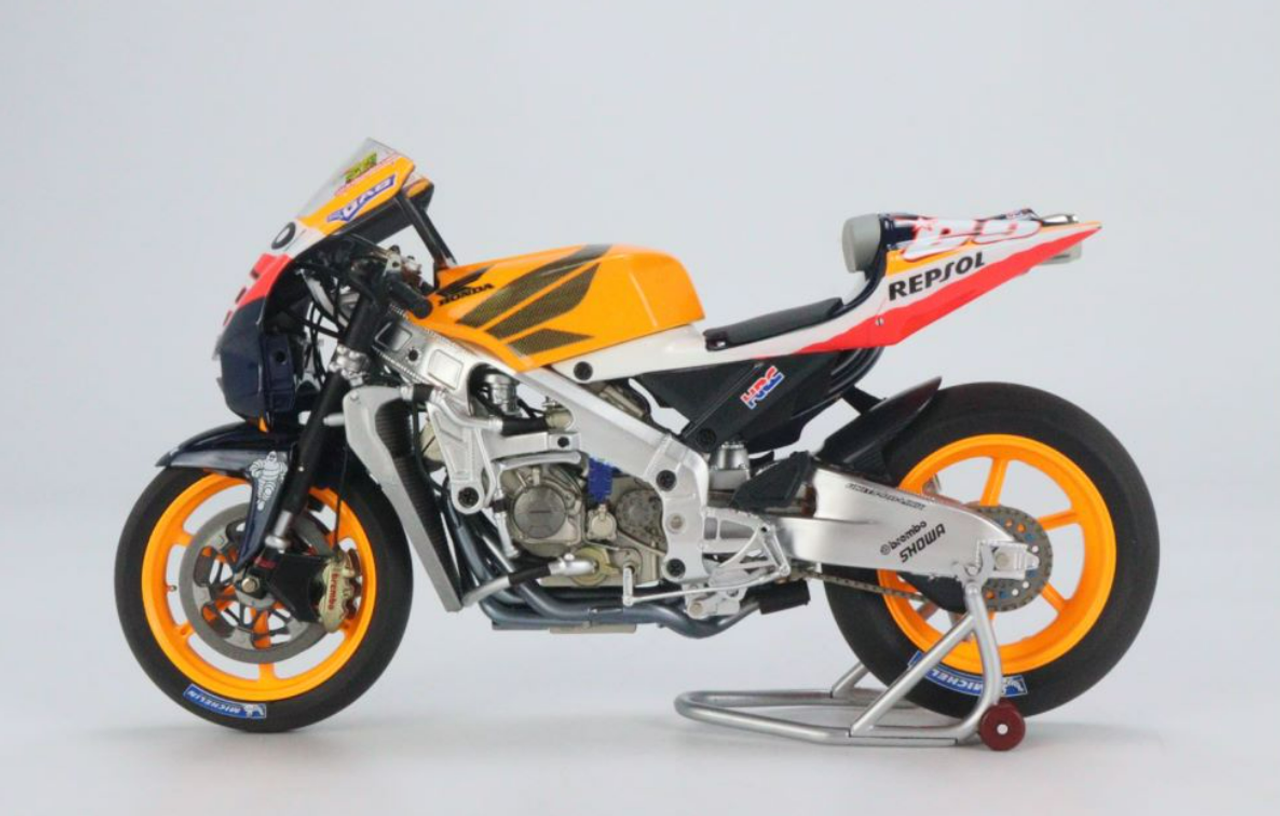 1/12 Minichamps 2006 Nicky Hayden Honda RC211V #69 MotoGP World