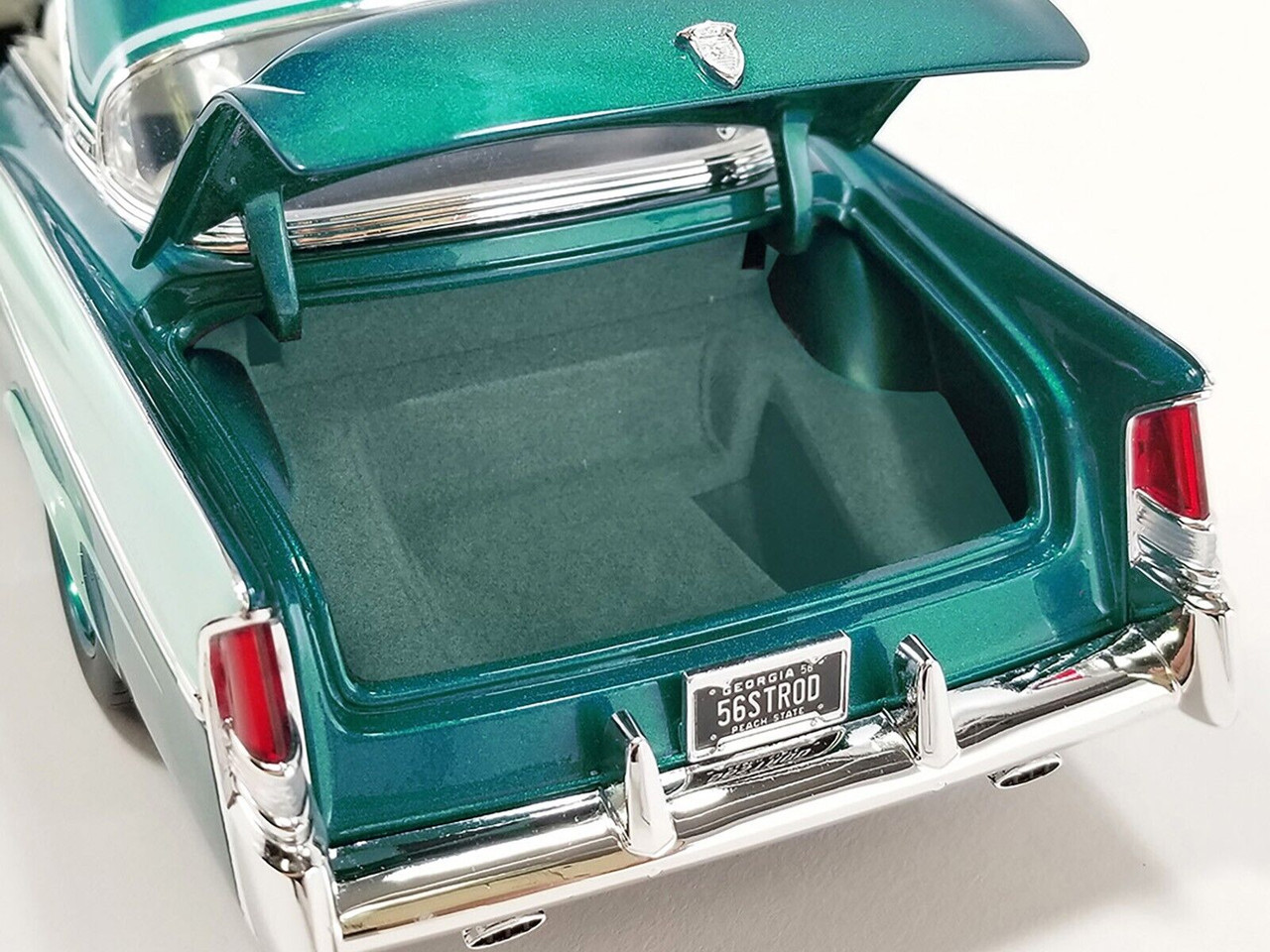 1/18 ACME 1956 Chrysler New Yorker St. Regis Cruisers Southern Kings  Customs (Mint Green) Diecast Car Model