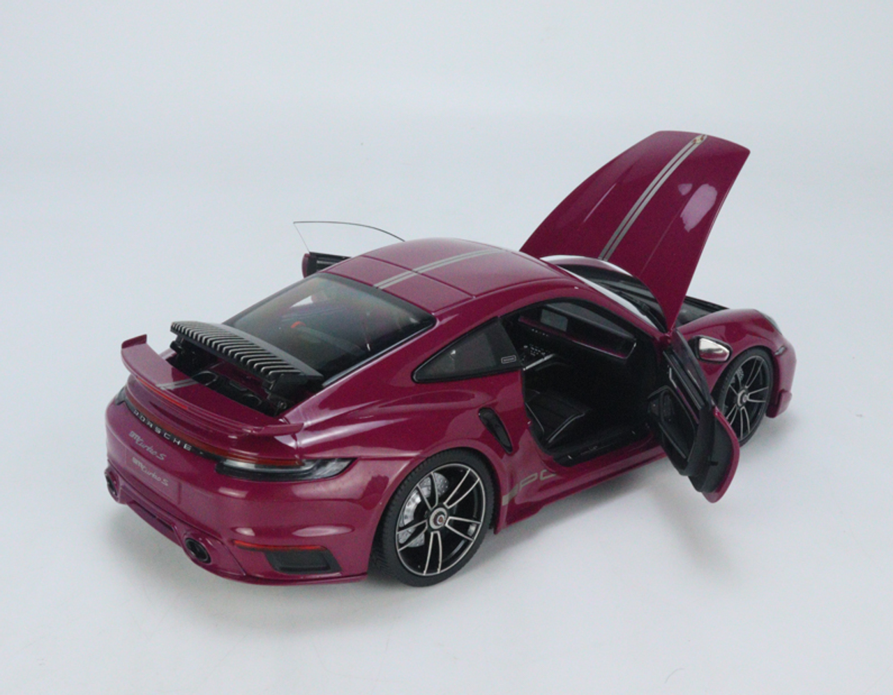 1/18 Minichamps 2021 Porsche 911 (992) Turbo S Coupe Sport Design 20th Anniversary Edition (Red) Full Open Diecast Car Model Limited 500 Pieces