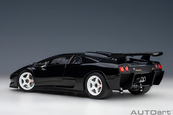 1/18AUTOart Lamborghini Diablo GTRブラック 1/18 AUTOart Lamborghini Diablo GTR (Deep Black) Car Model
