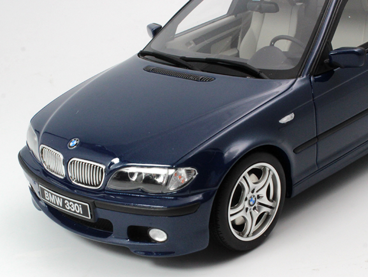 1/18 OTTO BMW E46 3 Series 330i Touring Wagon (Blue) Resin Car Model