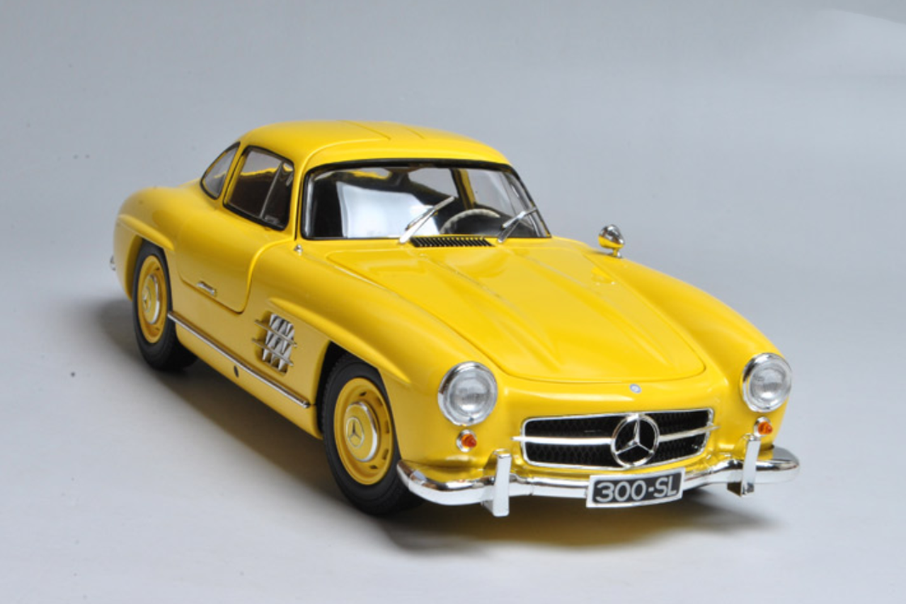 1/18 Minichamps Mercedes-Benz MB 1957 300SL 300 SL Roadster (Yellow) Diecast Car Model Limited 336