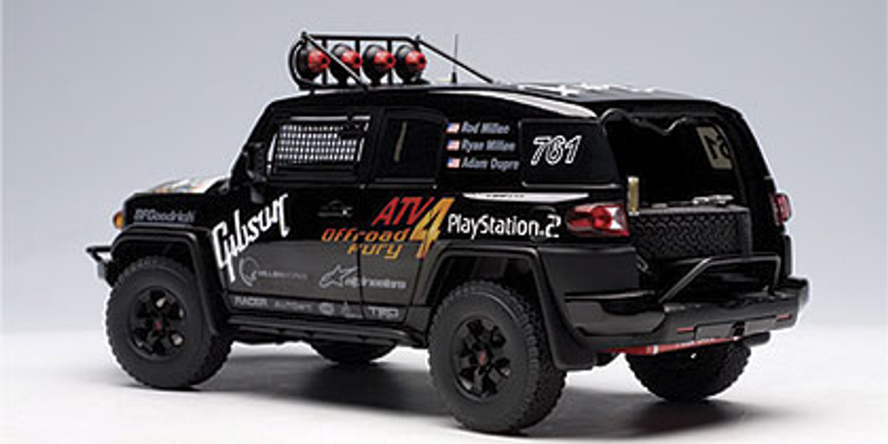 1/18ミニカー(オートアート)修繕 FJクルーザー Amazon | オートアート トヨタ FJクルーザー 1/18 ミニカー 修復