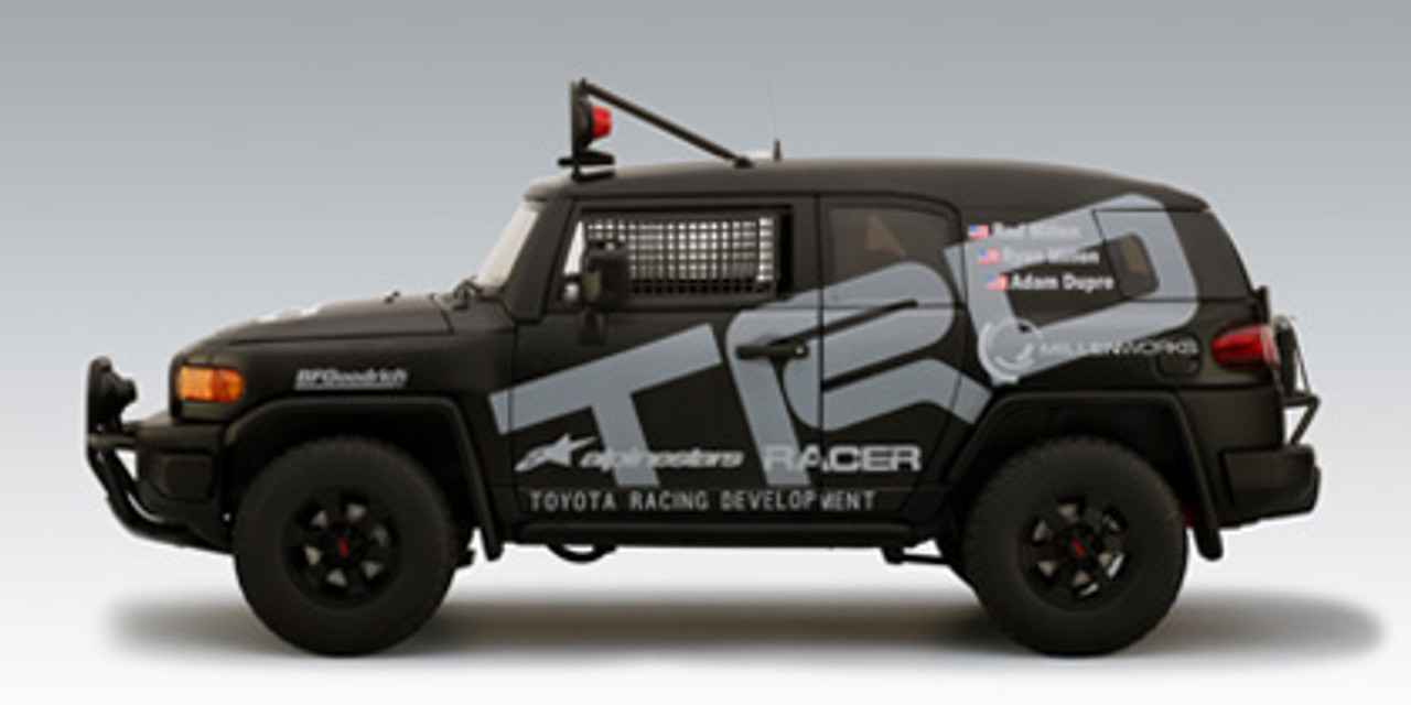 AUTOart オートアート 1/18 TOYOTA FJクルーザー TRD-