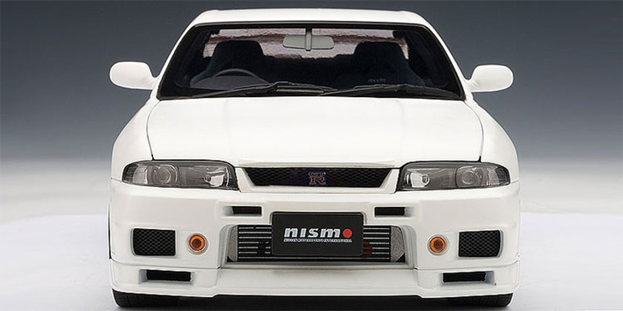 1/18 AUTOart Nissan Skyline GTR GT-R R33 R-Tune (White) Diecast Model Car  77325