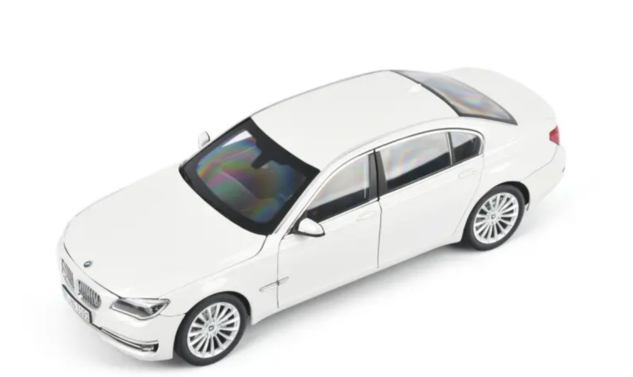 BMW特注 1/18 BMW 750Li ホワイト BMW特注 1/18 BMW 750Li ホワイト 1/18 Dealer Edition 2008