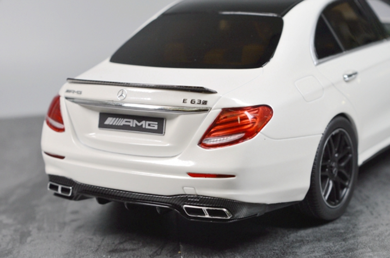 1/18 GT Spirit GTSpirit Mercedes-Benz MB E-Class E-Klasse E63 AMG S (White) Enclosed Car Model