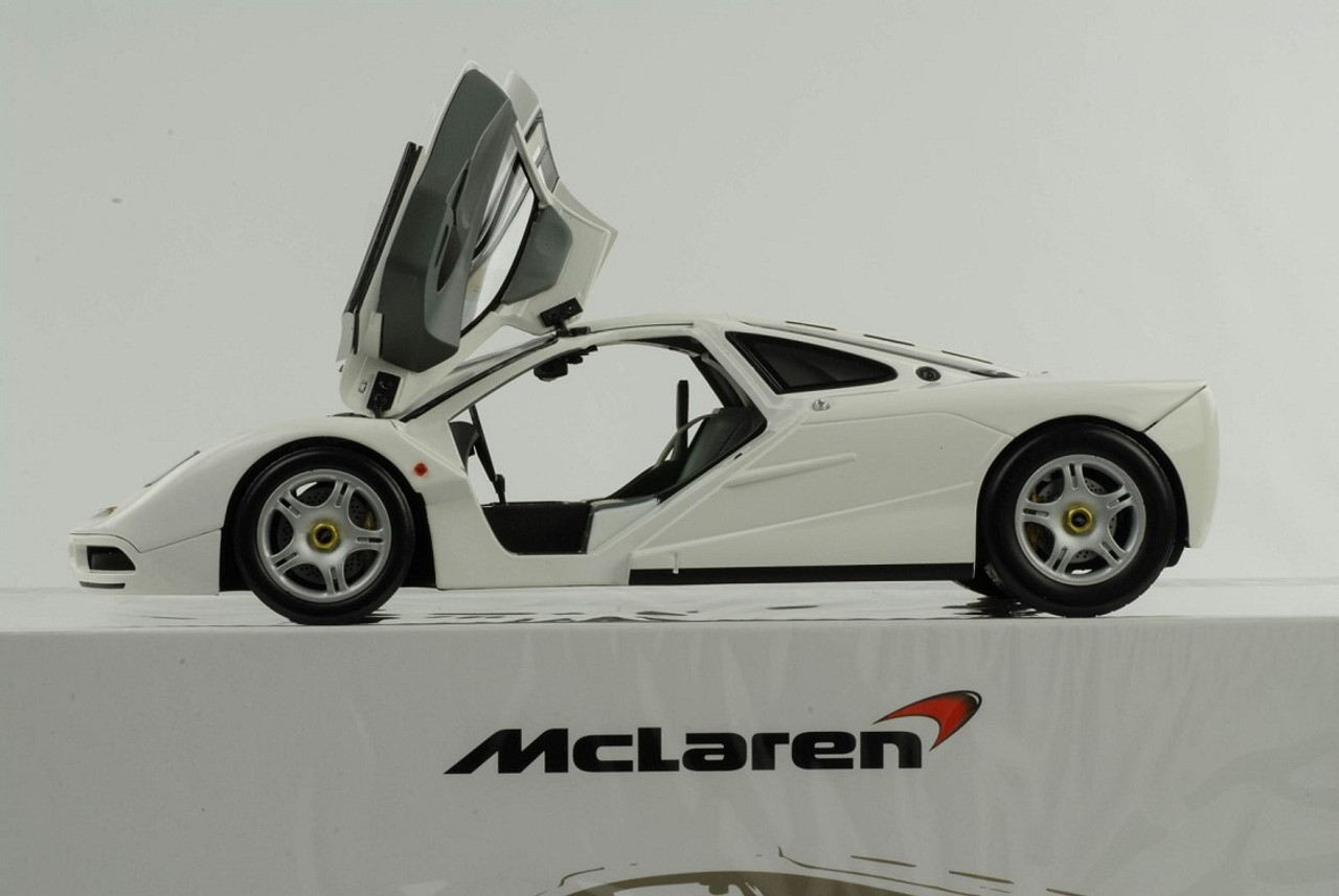 1/18 Minichamps McLaren F1 (White) Diecast Car Model