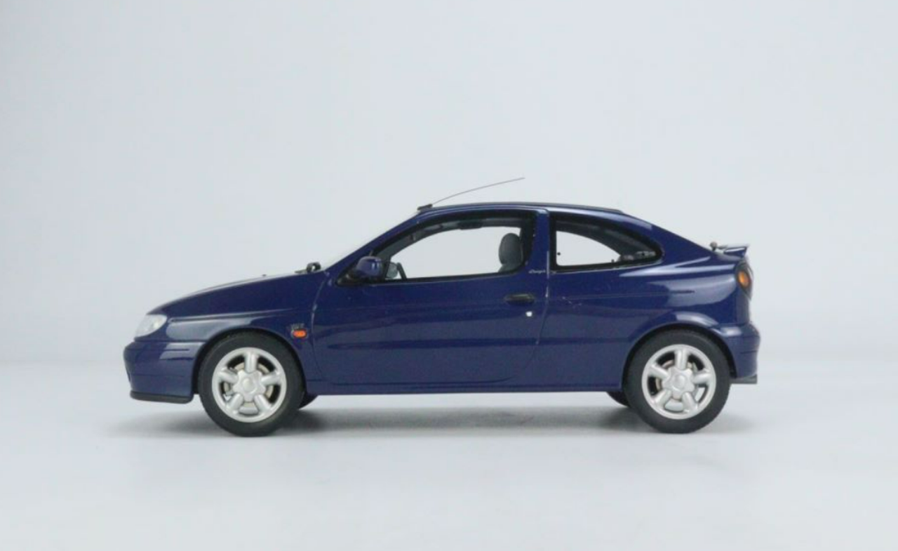 1/18 OTTO Renault Megane 1 Coupe 2.0 16V Bleu Méthyl (432) Resin Car Model