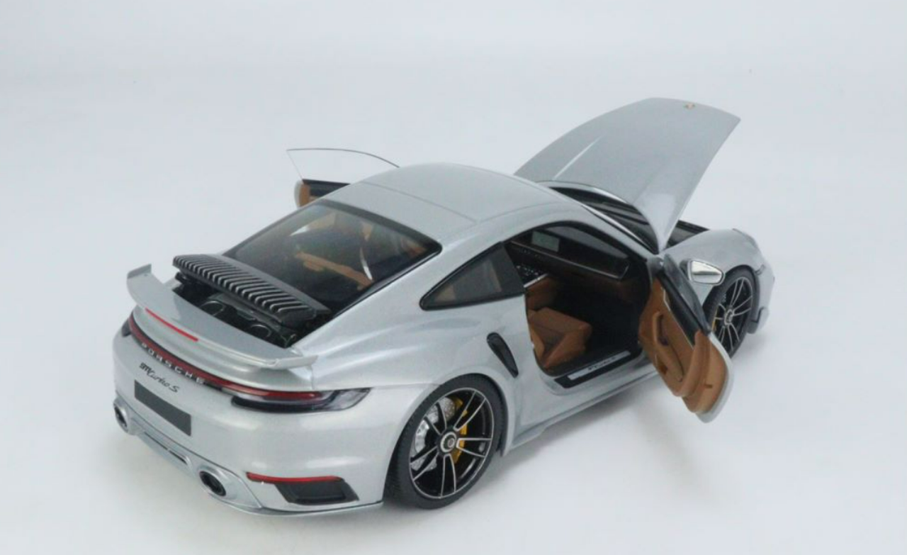 【MINICHAMPS】限定432台Porsche 911 Turbo S 1/18 Minichamps Porsche 911 992 Turbo S (GT Silver) Heritage