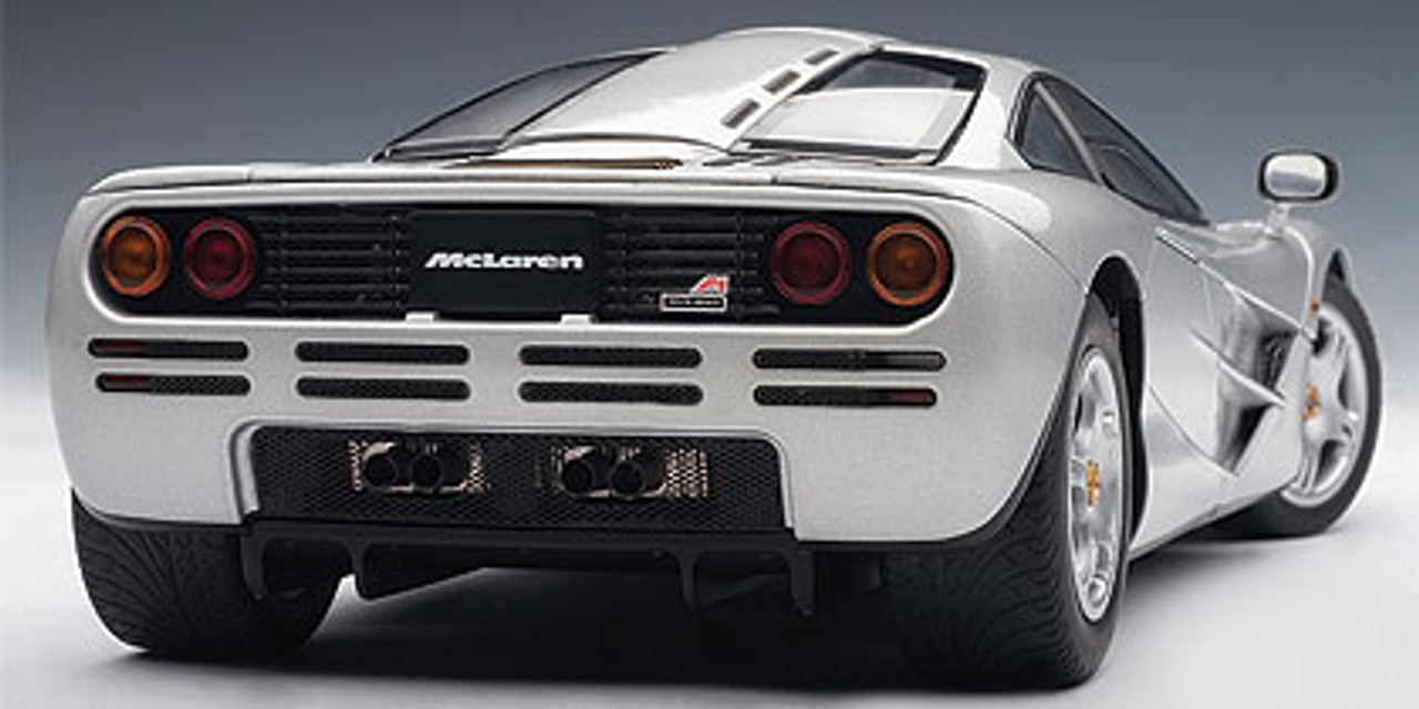 1/18 AUTOart McLaren F1 (Magnesium Metallic Silver) Diecast Car Model