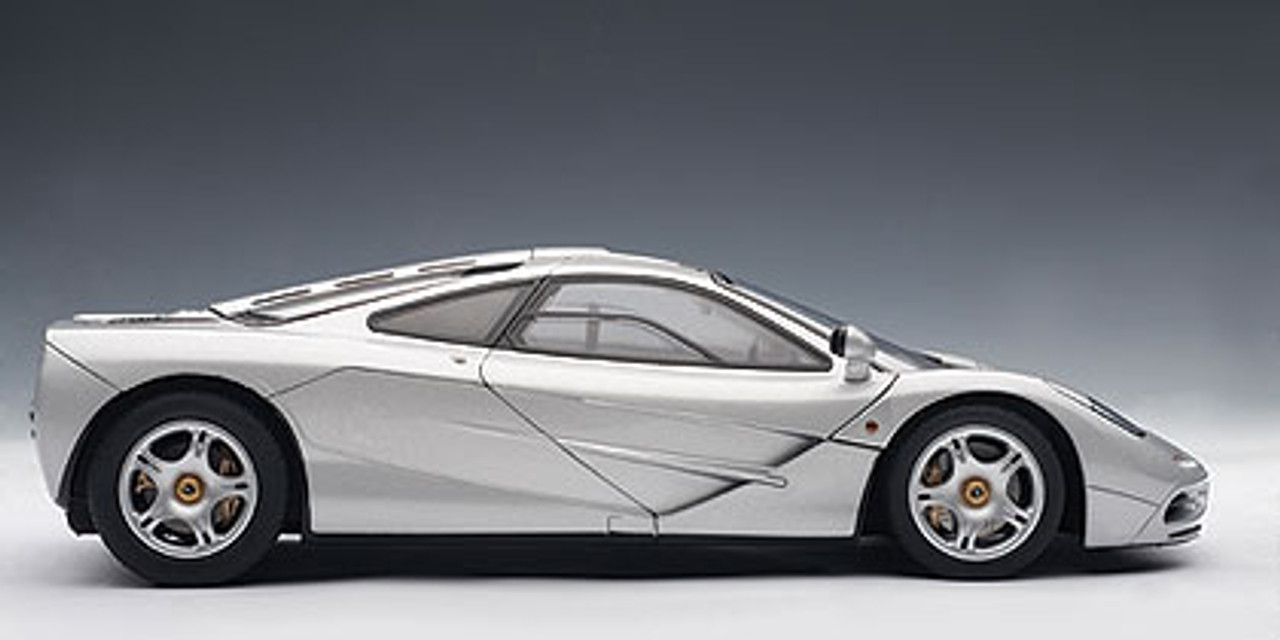 1/18 AUTOart McLaren F1 (Magnesium Metallic Silver) Diecast Car Model