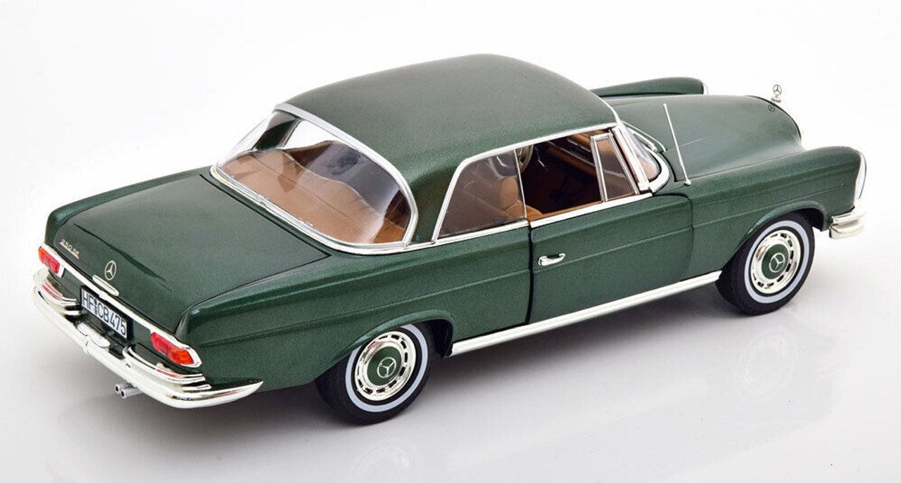 1/18 Norev 1969 Mercedes-Benz 250 SE Coupe W111 (Metallic Green