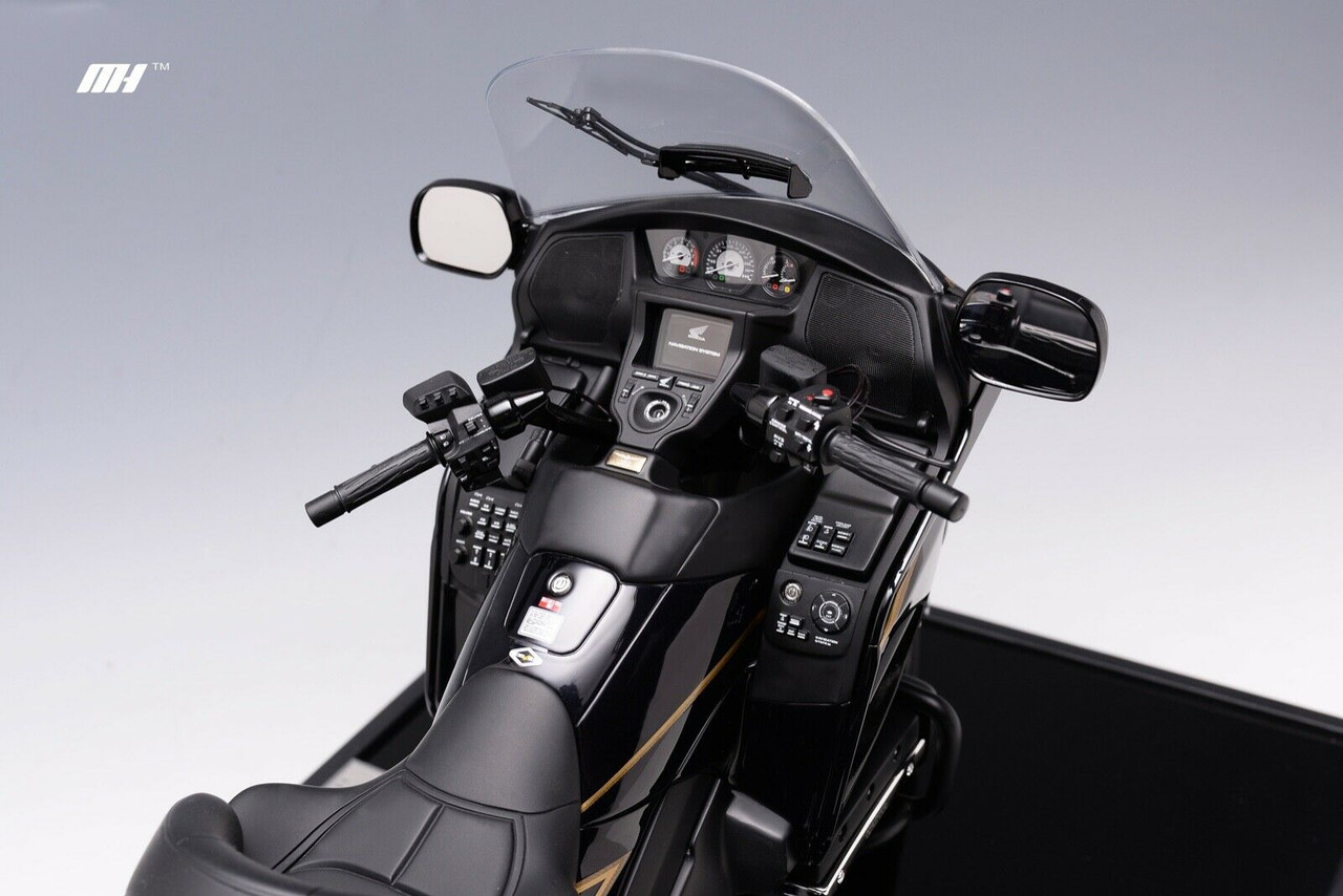1/6 Motorhelix Honda Goldwing GL800 GL 1800 (Black) Diecast Opening Model