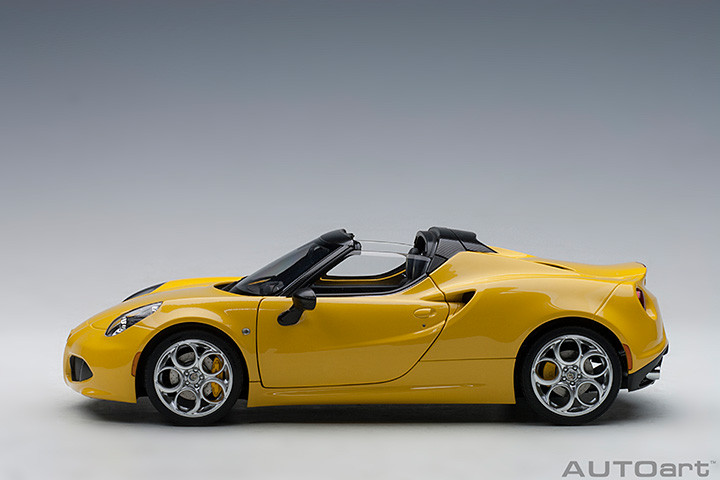 1/18 AUTOart Alfa Romeo 4C Spider (Giallo Prototipo Yellow) Car